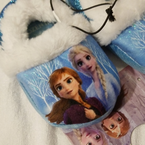 Disney Frozen ll Slippers - Picture 5 of 8